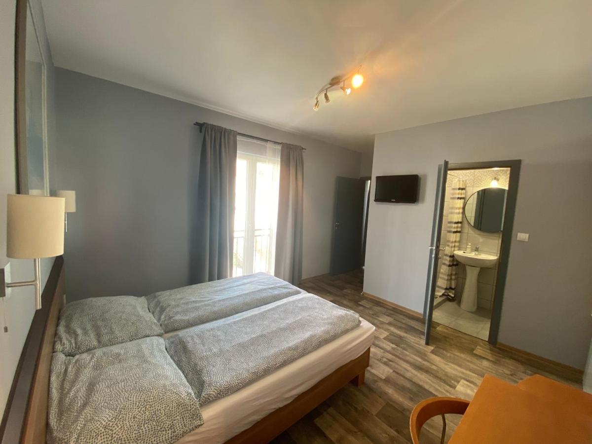 بيلاباتفالفا Kalcit Tourist Motel المظهر الخارجي الصورة